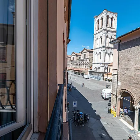 Charme View Of Piazza Trento - Trieste Ferrara