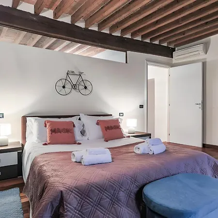 شقة Charme View Of Piazza Trento - Trieste فيرّارا